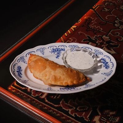 Чебурек с курочкой и дорблю в Татьяна Бар по цене 360 ₽