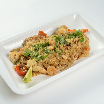 Лапша Пад Тай с креветками в БамБуши по цене 485