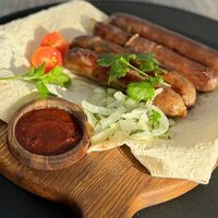 Колбаски на мангале из баранины и говядины в Кафе SINBAD