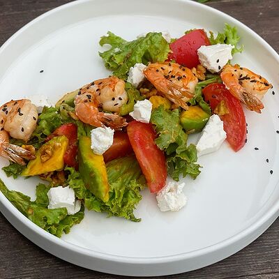 Салат Авокадо с креветками в Мой кофе по цене 1112 ₽