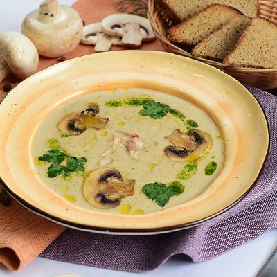 Крем-суп из белых грибов и шампиньонов в Самое популярное кафе по цене 540