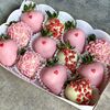 Клубника в шоколаде Розовый набор с сердечкамив Lipatik sweets по цене 1850