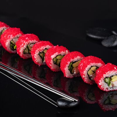 Калифорния с креветкой в Татаки по цене 429 ₽