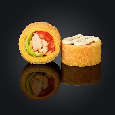 Горячий ролл Цезарь темпура в Фудзи Суши по цене 385 ₽