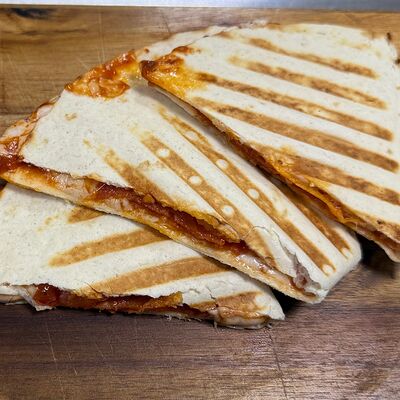 Кесадия пепперонив Ave Coffee по цене 350 ₽