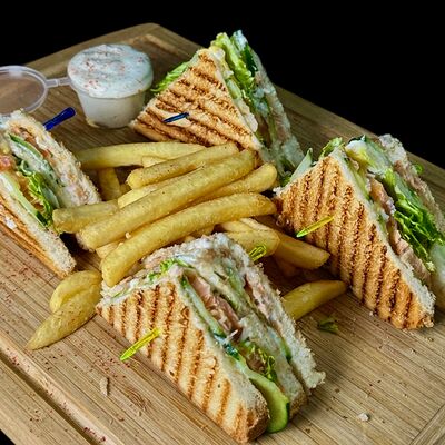 Сэндвич-клаб с сёмгой в Шаурма 24/7 по цене 570 ₽