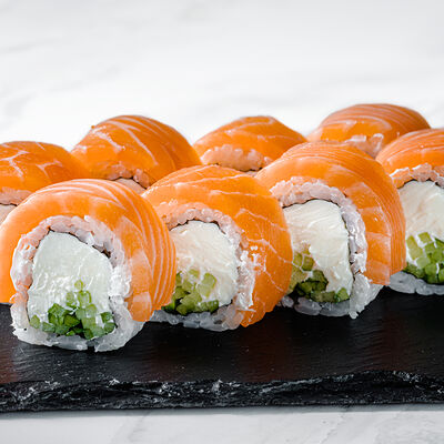 Ролл Филадельфия в Too much sushi по цене 980 ₽