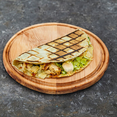 Пицца закрытая Цезарь в Kazan Food Халяль по цене 290 ₽