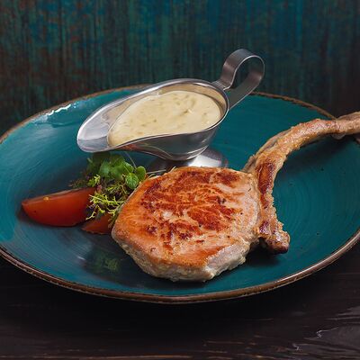 Корейка свиная, обжаренная на гриле в Длинный нос по цене 680 ₽