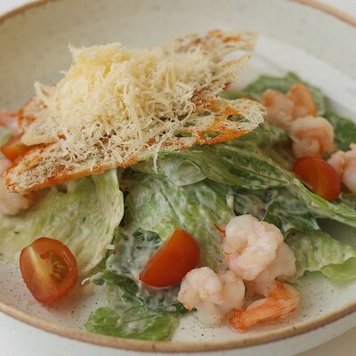 Цезарь с креветками в Блиныпицца по цене 660 ₽