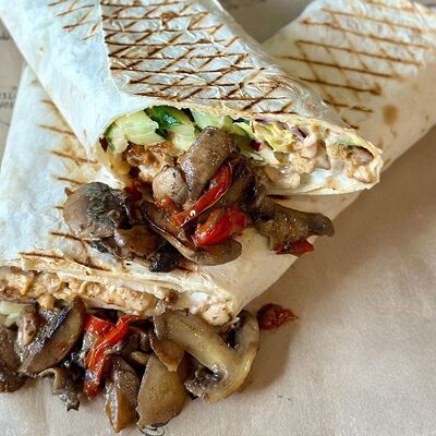 Шаверма с грибным соусом в лаваше в Шаверма шамс по цене 480 ₽