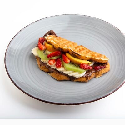 Вафля-сэндвич с нутеллойв Waffle City по цене 460 ₽