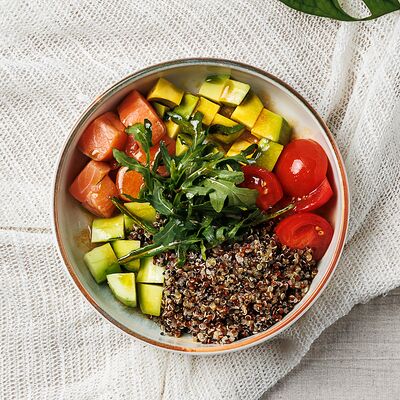 Боул с лососем и киноа в Альбатрос по цене 720 ₽