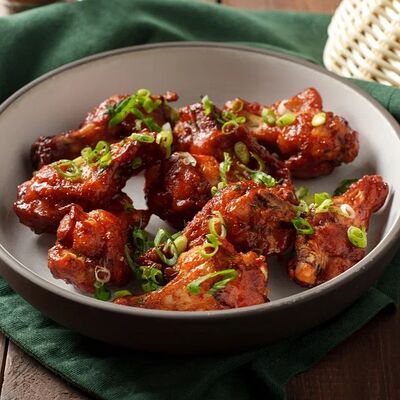 Куриные крылья барбекю в Burger House по цене 610 ₽