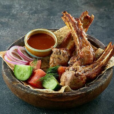 Шашлык из корейки ягнёнка в Мангал&Грузия по цене 1100 ₽