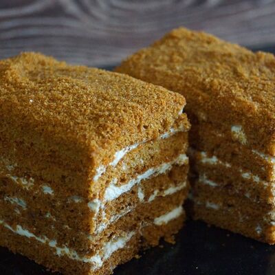 Пирожное Медовик в Fresh Doner по цене 135 ₽