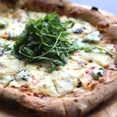 Груша и горгонзола в In Crosta по цене 1026 ₽