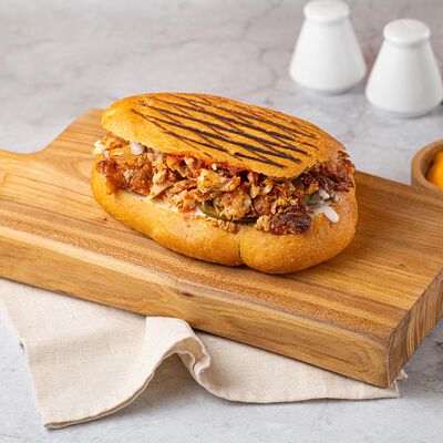 Шаурма куриная в пите в Хлебное место по цене 310 ₽