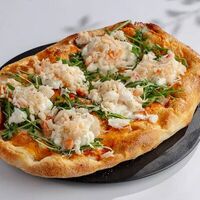 Пицца с крабом и страчателлой в Vinch