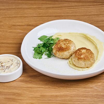 Куриные котлеты с картофельным пюре в Клёво по цене 850 ₽