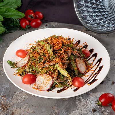 Салат Пикантный в Дворец свадеб по цене 500 ₽