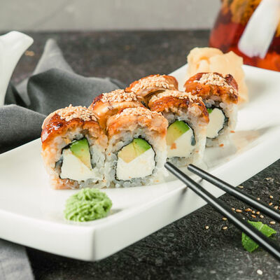 Ролл Филадельфия с угрем в Пряности & Радости на Васильевском по цене 510