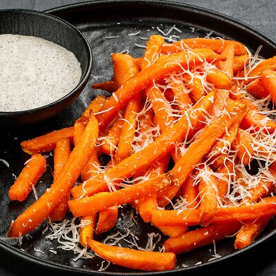 Батат фри с трюфельно-грибным соусом в Brooklyn Bowl по цене 379 ₽