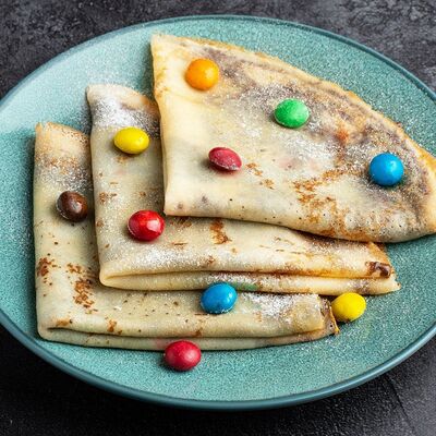 Блины с Nutella и M&Ms в Babbo family cafe по цене 405 ₽