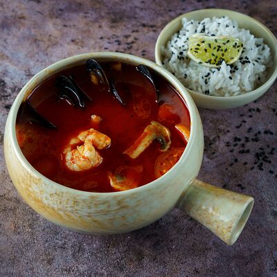 Том ям с креветками, мидиями и кальмаромв Гаучо по цене 1050 ₽