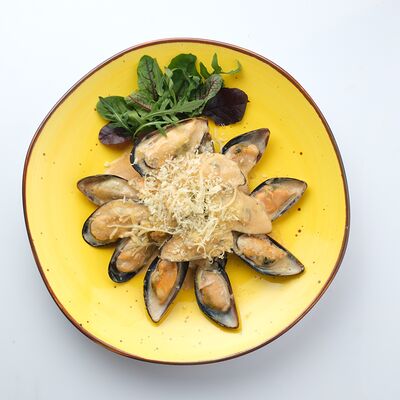 Мидии в сливочном соусе в Кафе Это Факт по цене 892 ₽