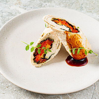 Рулетик куриный с сыром и сладким перцем в Blackberry по цене 10 р.