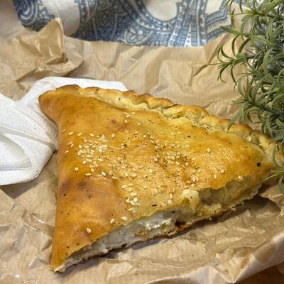 Кальцоне с курицей в МакоФФка Вкуса по цене 158 ₽