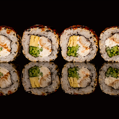 Ролл Калифорния с угрём в SUSHIлка по цене 875 ₽