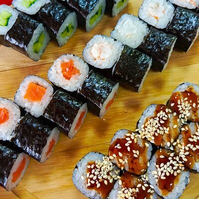 Маки-сет в Красная панда по цене 829 ₽