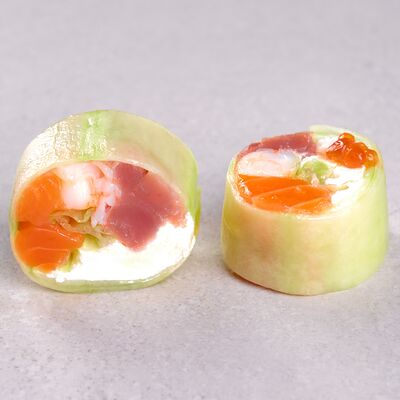 Ролл в огурце в Токио по цене 36 р.