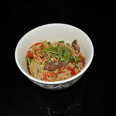 Wok с говядиной в Chilli Pepper по цене 450 ₽