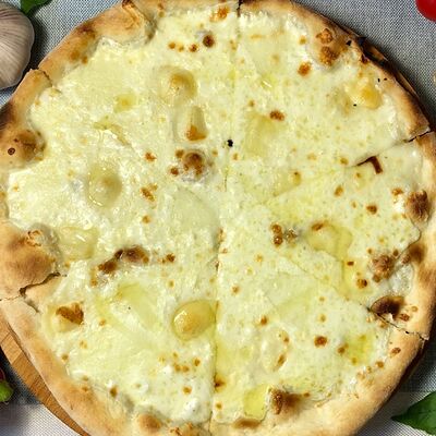 Мега сырная 30см в Моя Италия по цене 968 ₽