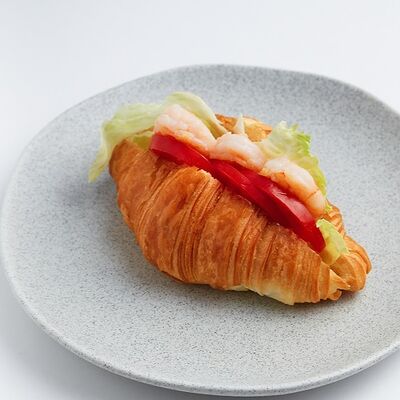 Круассан с креветкамив De Paris БИСТРО по цене 760 ₽