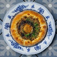 Хачапури с грибами и трюфелем в MANANA