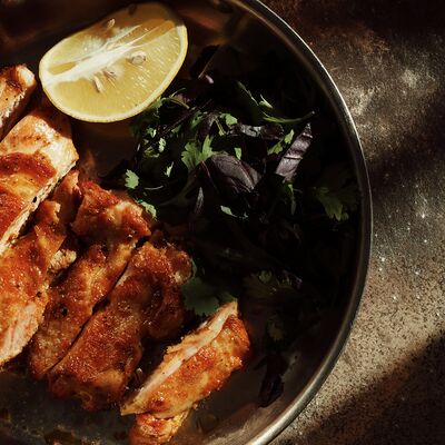 Цыпленок с узбекским лимоном и травами в Folk по цене 1290 ₽