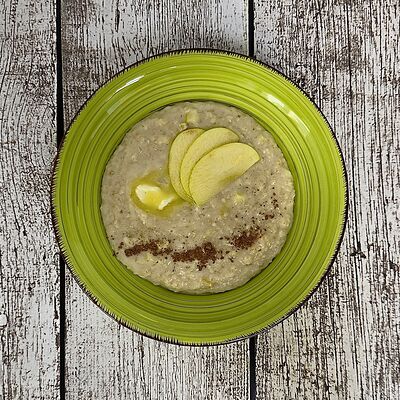 Каша овсяная с яблоками и корицей в Луна Рыба по цене 200 ₽