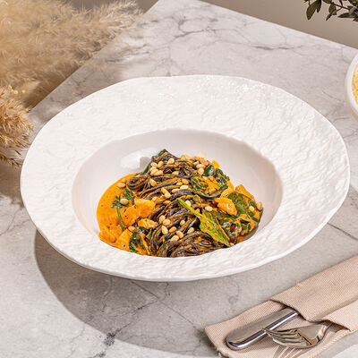 Паста спагетти алла китара нери с лососем в Терра по цене 1280 ₽