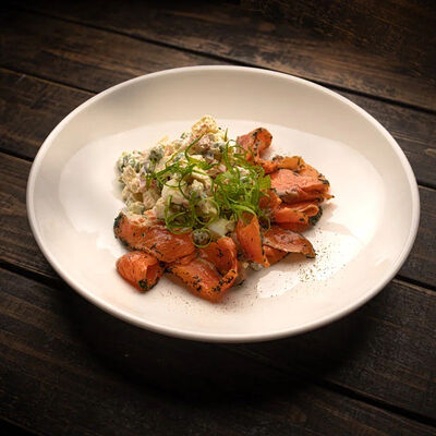 Оливье с форелью в LuckyDze по цене 880 ₽