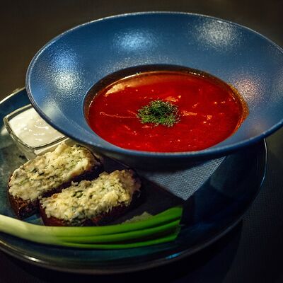 Борщ со смальцем в Руккола по цене 590 ₽