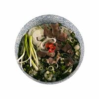 Фо-бо с говядиной и рисовой лапшой Фо в Нэм Фо