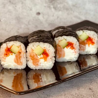 Ролл Лосось сливочный в Икура Экспресс по цене 450 ₽
