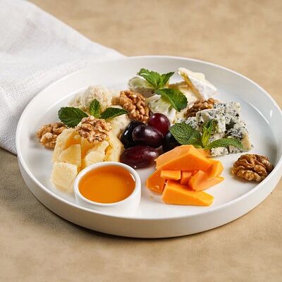 Плато сырноев Компот по цене 840 ₽