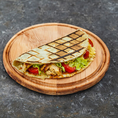 Пицца закрытая с сыром в Kazan Food Халяль по цене 310 ₽