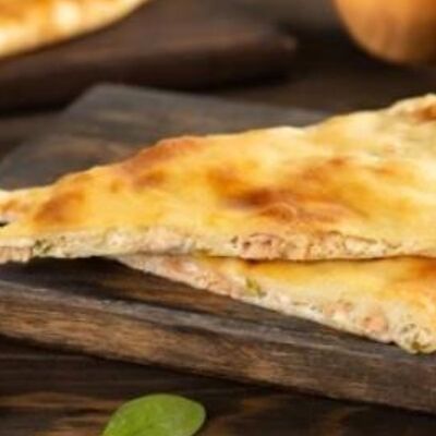 Осетинский пирог с красной рыбой и сыром в Мама Испекла по цене 1160 ₽