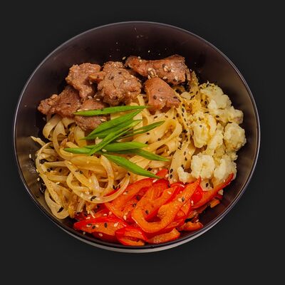 Перечная говядина с удоном в Данмен по цене 540 ₽